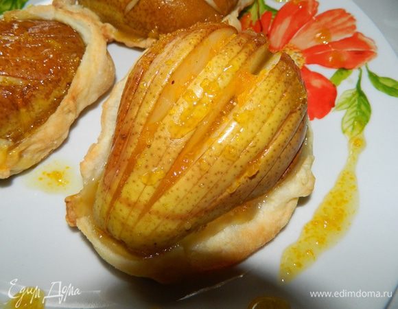 6.	Корзинки вынуть из духовки, полить апельсиновым сиропом.