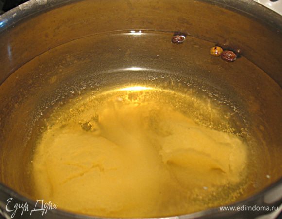 Соединить все компоненты для маринада и закипятись. Маринад остудить.