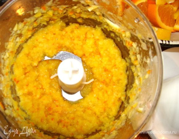 Измельчить в блендере или пропустить через мясорубку.