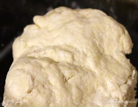 Вымешиваем тесто.