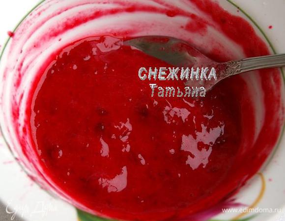 Затем измельчаем при помощи блендера, остужаем. Добавляем крахмал, перемешиваем.