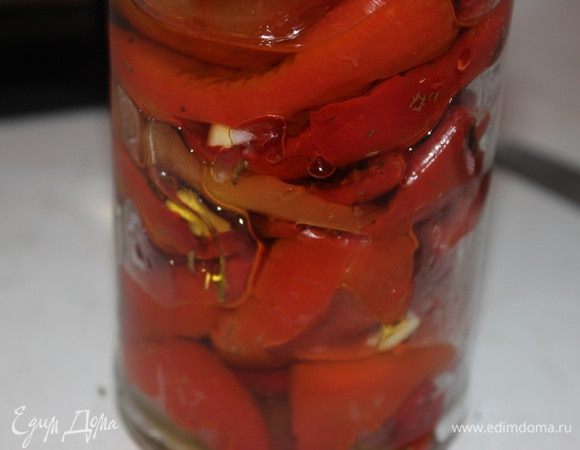  и залить оливковым маслом. Хранить в холодильнике.