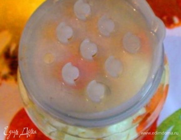 Слейте воду в кастрюлю и снова доведите до кипения.