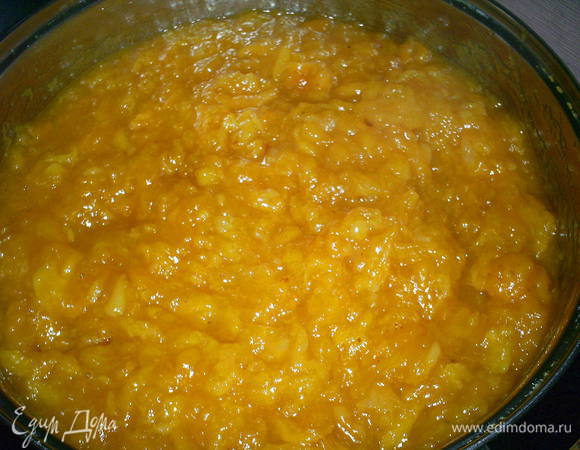 Раскладываем по чистым сухим банкам, сразу же закрываем крышками. 
Идеальная начинка для выпечки готова. Из указанного количества ингредиентов у меня получилось 900 мл готового продукта. Приятного аппетита!!!