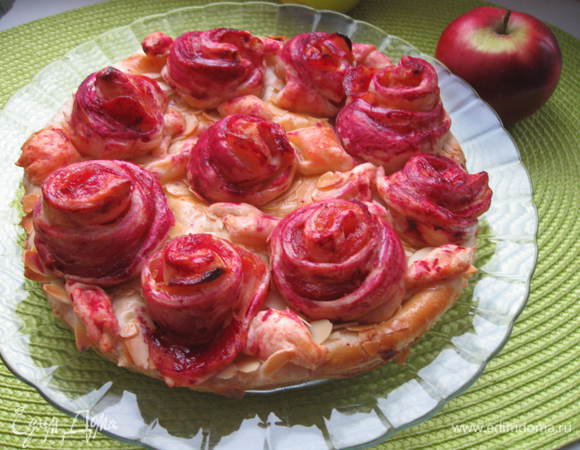 Если цвет розочек вам покажется бледным, вы можете соком смородины, смешанным со свекольным соком, подкрасить их.


