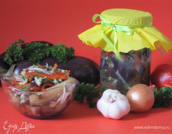 Разложить в 0,5 литровые баночки. Стерилизовать 25 минут. Закатать.