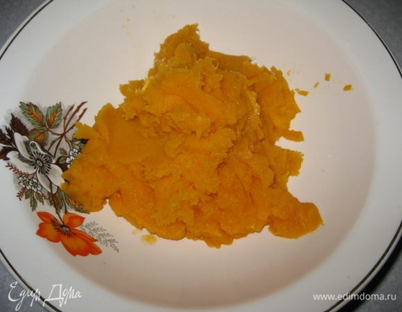  К жмыху, который остался после сока, добавить все ингредиенты. 