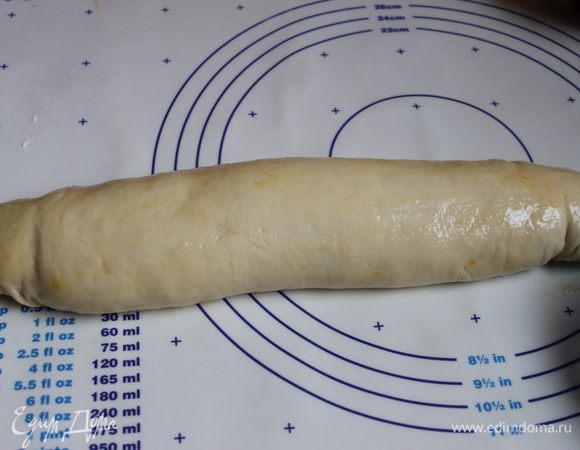 Свернем его в рулет.
