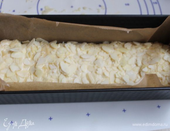 Хлеб кладем в форму застеленную бумагой. Накроем полотенцем и поставим на 30 минут для поднятия.Когда тесто увеличится вдвое ставим в духовку на 30 минут при 180 гр. Если верх будет подгорать, закроем его фольгой.