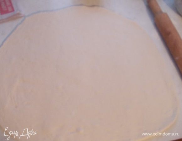Тесто раскатываем толщиной 5 мл.