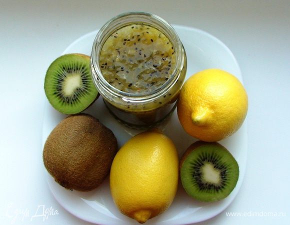 Довести до кипения и проварить 3 мин. Разложить по баночкам.