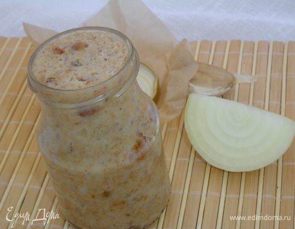 а затем раскладываем по банкам и храним в холоде.