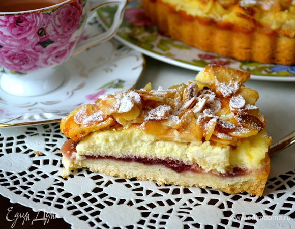 Готовый торт достать из духовки и остудить в течение 8 часов перед подачей. Я перед подачей присыпала сахарной пудрой...