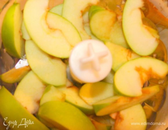 Порезать дольками.