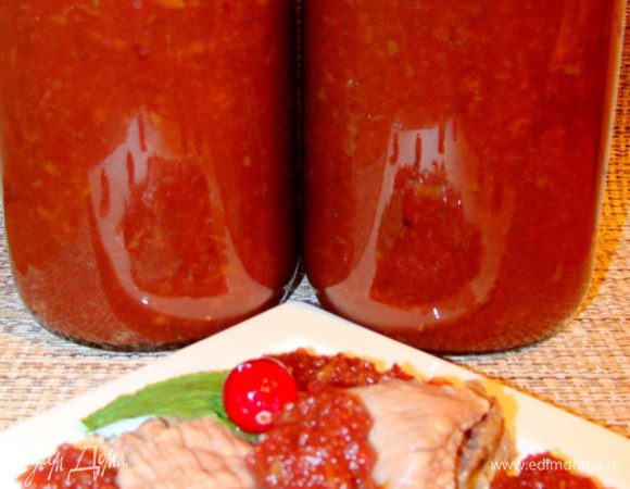 Снять с огня. Закатать в стерилизованные банки. Перевернуть вниз крышками, укутать до полного остывания.