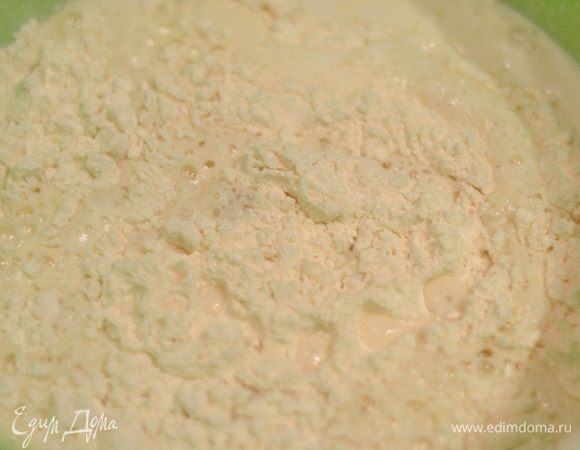 Добавить минеральную воду, молоко,