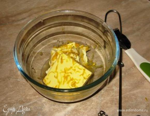 Несладкое. Взбить масло с соком, добавить остальные ингредиенты, еще раз растереть. 