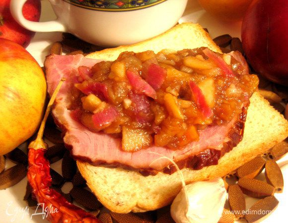 А сверху положила слой тёплой пикантной вкусняшки...Ну, это для тех, кто ценит и понимает такие пикантные необычные вещи в кулинарии)))