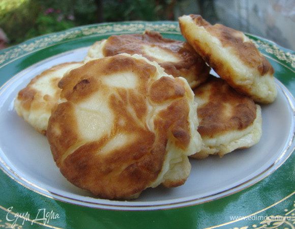 Выложить их на тарелочку.