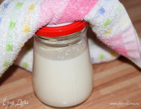 Прикрываем крышкой и накрыв полотенцем, оставляем на 6-12 часов (максимум до 24 часов) при комнатной температуре.