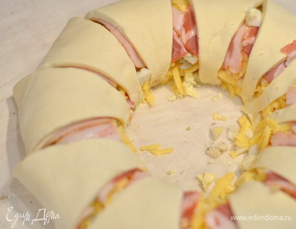 Закрыть края вовнутрь, хорошо защипнуь каждый кончик.