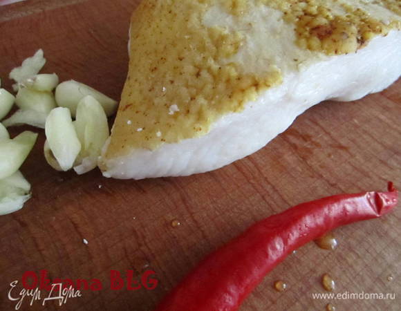 Подготовить сало, чеснок.