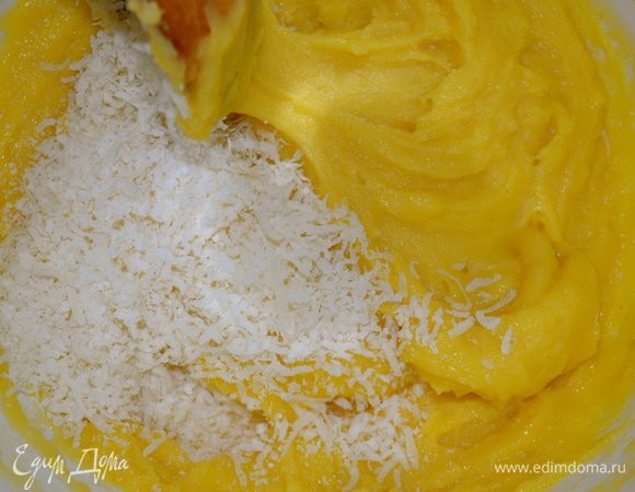 Добавить тертый сыр.