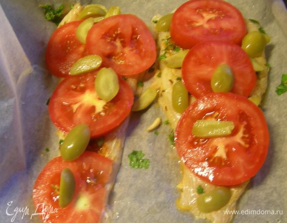 Вот тот же вариант с филе (для мужа). Запекаем в духовке 200 гр 15-20 минут до готовности.
