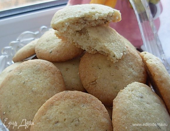 Выпекать в разогретой, до 180 градусов, духовке до готовности, примерно минут 15-20.Остудить на противне 5 мин, затем снять на решетку до полного остывания. 
Приятного аппетита! 