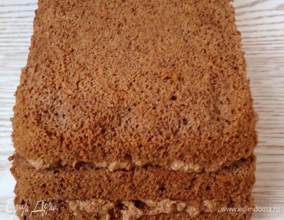 Промазать шоколадным кремом.
