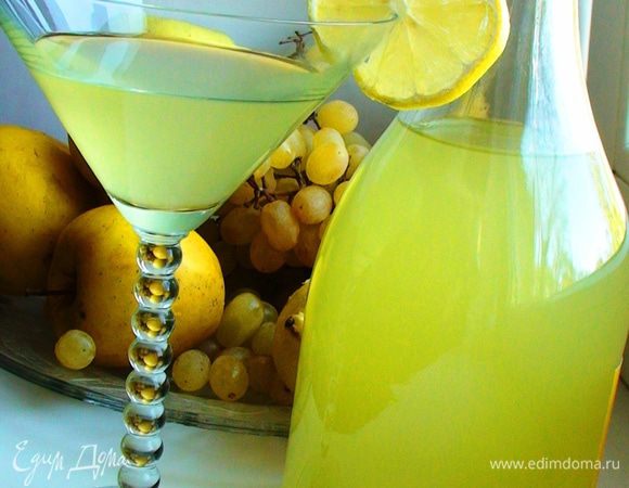 Подавать напиток лучше охлажденным.