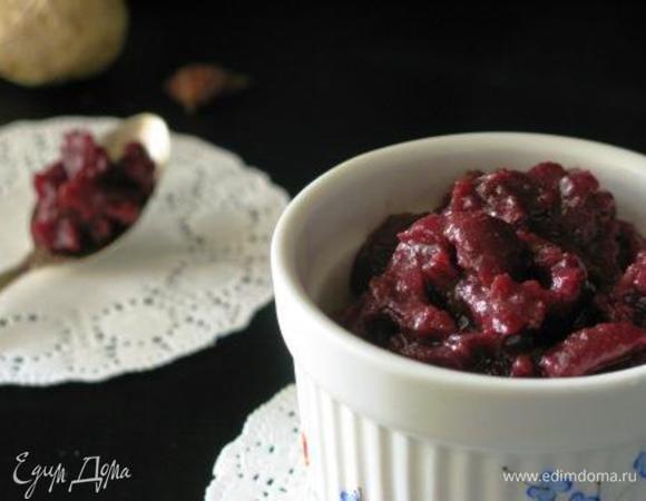 Перед подачей убрать звездочку бадьяна. Выход - 0,5-литровая баночка. Приятного аппетита!