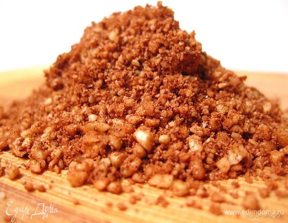 Оставшиеся орехи смешать с какао.