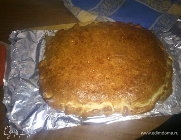 Сверху смазать можно для корочки яйцом или маслом.
И в духовку на 25-30 мин. при 200 градусах - все зависит от вашей духовки.