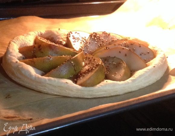 В разогретую до 200 градусов ставим наше будущее гато. Минут на 12. 