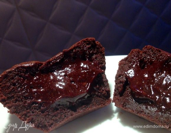 А вот и этот волшебный жидкий шоколад...мммммм! Угощайтесь!