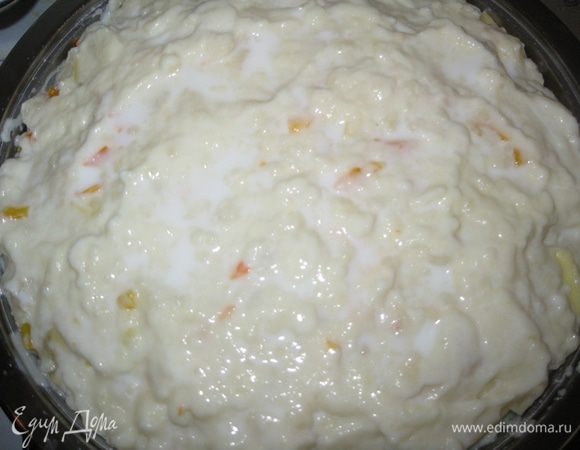 Соусом залить мясо и овощи. Запекать в духовке 30-40 минут. Духовку выключить и пусть еще постоит 10-20 минут.