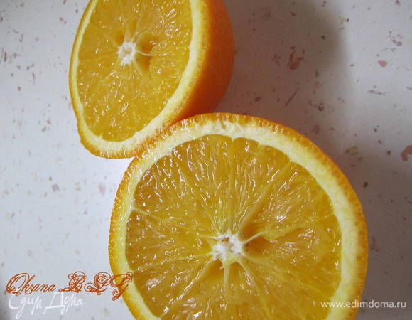 Из апельсина выжать сок.