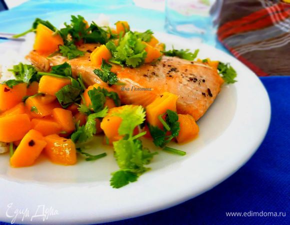 На готовую рыбу уложить чимичурри и сразу угощать. 
