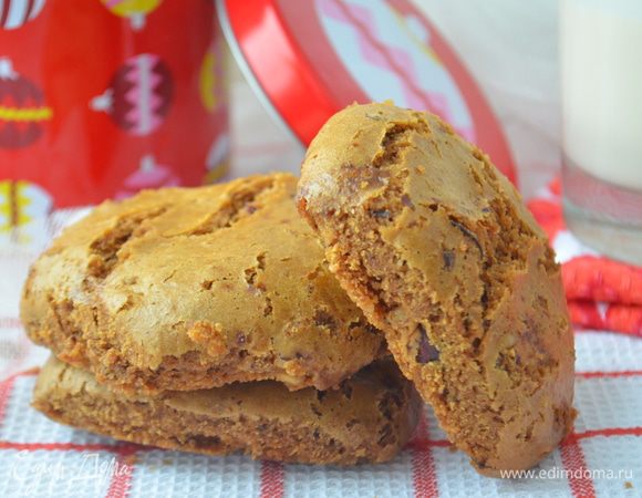 Затем пряники остудить и можно украсить, посыпав сахарной пудрой или глазурью.