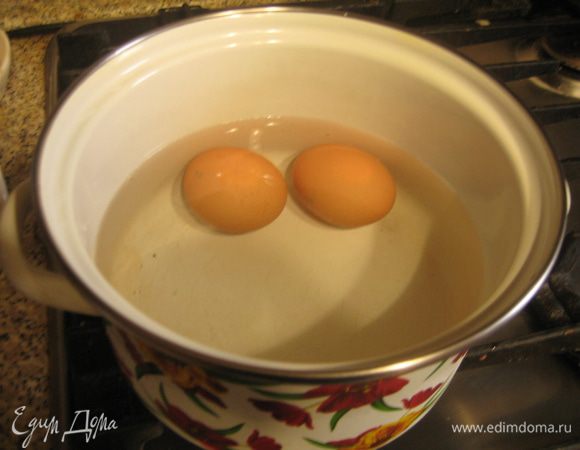 Яйца сварить вкрутую.
