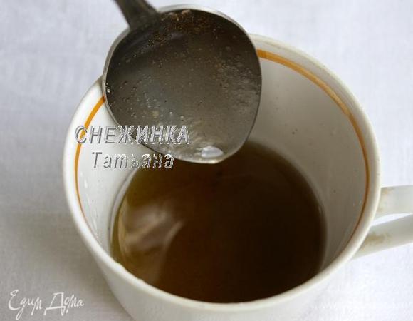 Для заправки соединяем все ингредиенты и хорошо перемешиваем.