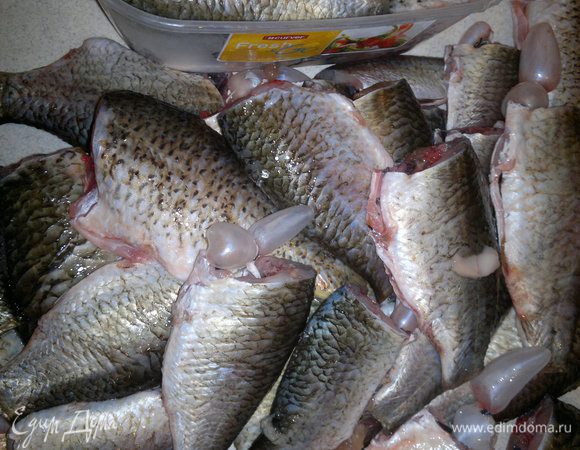 Обрезаем плавники и хвосты.