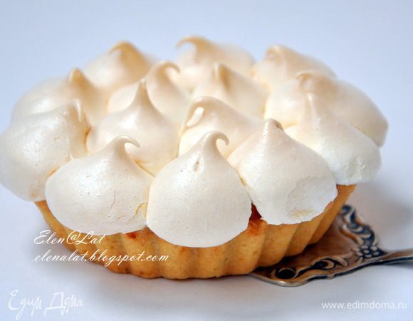 После того, как тарталетки испекутся, хорошо остудить и аккуратно вынуть из формочек! Они без проблем вынутся если только их хорошо перед этим остудить!!!!