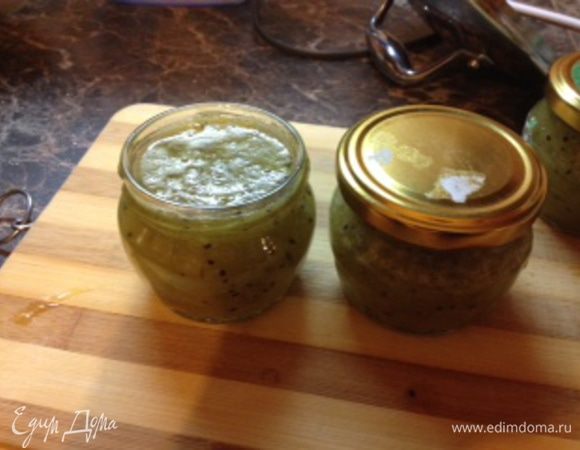 Разливаем по баночкам.