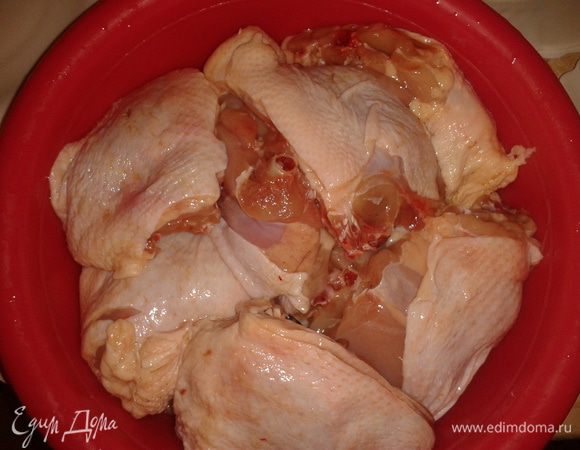 Помыть курицу.