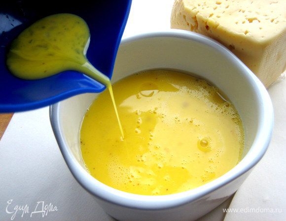 Не нарадуюсь на набор яркой посуды,которую получила за АМ! Выливается всё до капли и дно тяжёленько-устойчивое,спокойно можно мешать,взбивать)))