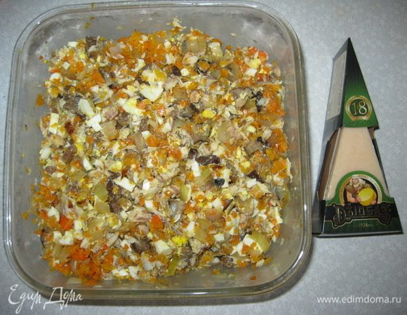 Все объединяем, перемешиваем, трем сыр Джюгас и заправляем домашним майонезом.
http://www.edimdoma.ru/retsepty/60508-vkusnyy-i-poleznyy-domashniy-mayonez-s-limonom