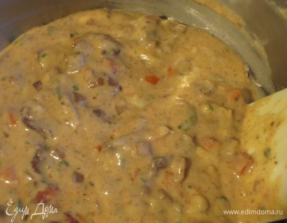 <font style="vertical-align: inherit;"><font style="vertical-align: inherit;">Добавить петрушку, остывшую куриную печень с луком и морковью. Еще раз перемешать.</font></font>