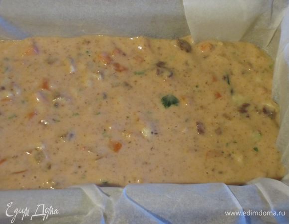 <font style="vertical-align: inherit;"><font style="vertical-align: inherit;">Вылить тесто в форму с пергаментом и выпекать в разогретой до 180</font></font>°C<font style="vertical-align: inherit;"><font style="vertical-align: inherit;"> духовке 45</font></font>–<font style="vertical-align: inherit;"><font style="vertical-align: inherit;">50 минут. </font><font style="vertical-align: inherit;">Готовность кекса проверить деревянной шпажкой, она должна быть сухой.</font></font>